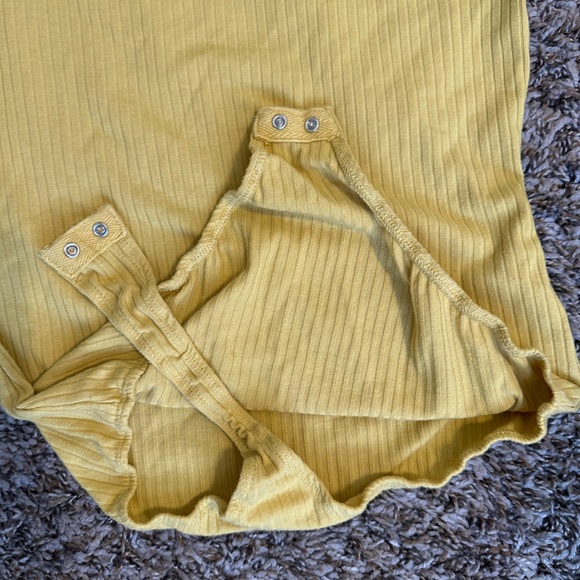 Yellow ribbed bodysuit - Picture 2 of 2